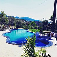 Paradise Pool Resort