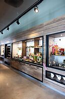 Moxy Simmern