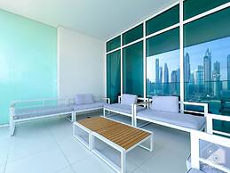 Luxurious Beach front Apt with balcony Dubai Marina