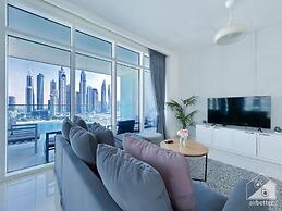 Luxurious Beach front Apt with balcony Dubai Marina