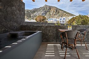 Mountain and Sea Suites