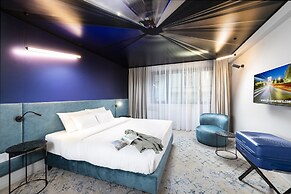 Three Corners Downtown Hotel