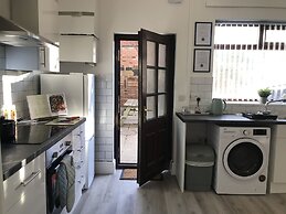 Stylish 3-bed Preston Home for Relaxing Comfy Stay