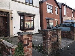 Stylish 3-bed Preston Home for Relaxing Comfy Stay
