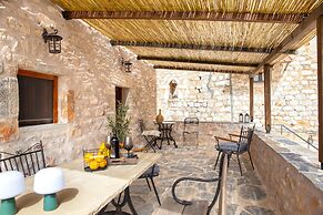 Dandy Villas Tower-Built in 17th century