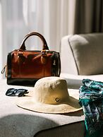 Aura Suites