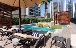 Aura Suites