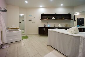 Comfort Inn & Suites Tobago