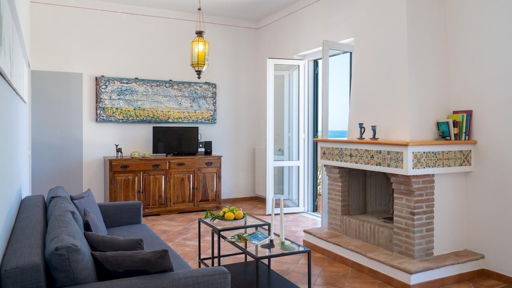 Villa Le Sorbe 12 in Caronia