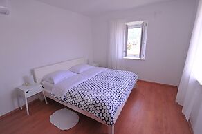 A2 - Luxury apt in Center, Just 5min From Beach