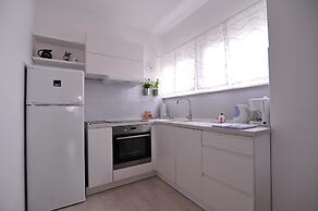 A2 - Luxury apt in Center, Just 5min From Beach