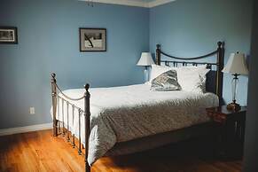 The Carriage House Inn
