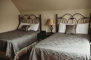The Carriage House Inn
