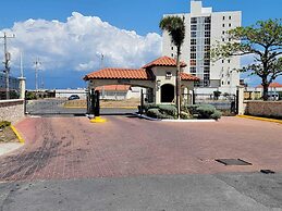 Bayfront Villas and Apt