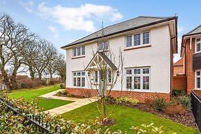 Barfoot Close