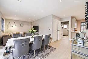 Barfoot Close