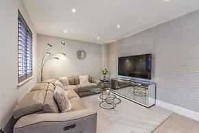 Barfoot Close