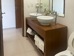 AMARA Beachfront Apartments by The Sea