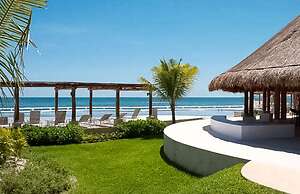 AMARA Beachfront Apartments by The Sea