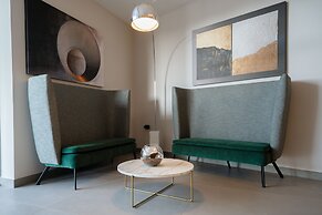 Building Hotel