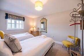 3 The Gables