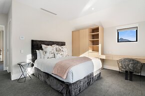 Central Queenstown Villa & Spa