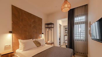 The Easy Rooms