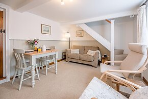 North Cottage, Alderton