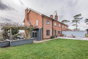 Pine Tree Cottage, Easton