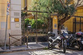 Via Aniello Falcone 72b