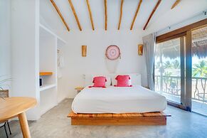 Punta Blanca | Beachfront Boutique Hotel