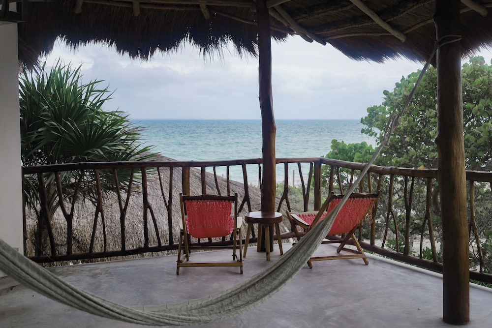 Punta Blanca | Beachfront Boutique Hotel