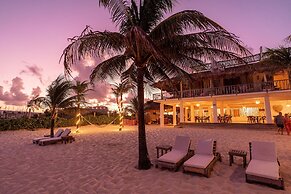 Punta Blanca | Beachfront Boutique Hotel