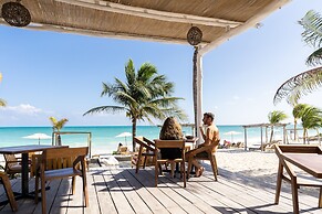 Punta Blanca | Beachfront Boutique Hotel