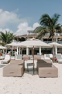 Punta Blanca | Beachfront Boutique Hotel