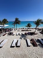 Punta Blanca | Beachfront Boutique Hotel