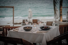 Punta Blanca | Beachfront Boutique Hotel