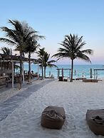 Punta Blanca | Beachfront Boutique Hotel