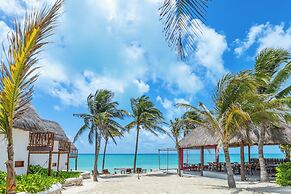 Punta Blanca | Beachfront Boutique Hotel