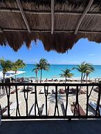 Punta Blanca | Beachfront Boutique Hotel