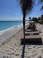 Punta Blanca | Beachfront Boutique Hotel