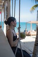 Punta Blanca | Beachfront Boutique Hotel