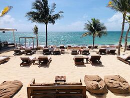 Punta Blanca | Beachfront Boutique Hotel