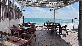 Punta Blanca | Beachfront Boutique Hotel