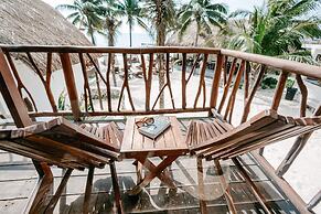 Punta Blanca | Beachfront Boutique Hotel