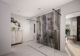BLACK AMBER BOUTIQUE HOTEL
