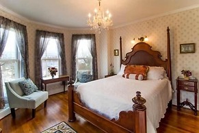 Solomons Victorian Inn
