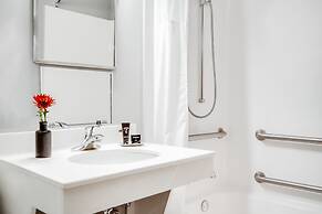 Hotel One75