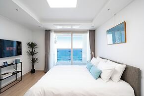 Urbanstay Sokcho Deungdae Beach