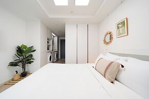 Urbanstay Sokcho Deungdae Beach
